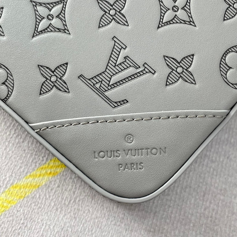 l**is V*t*n message bag gray