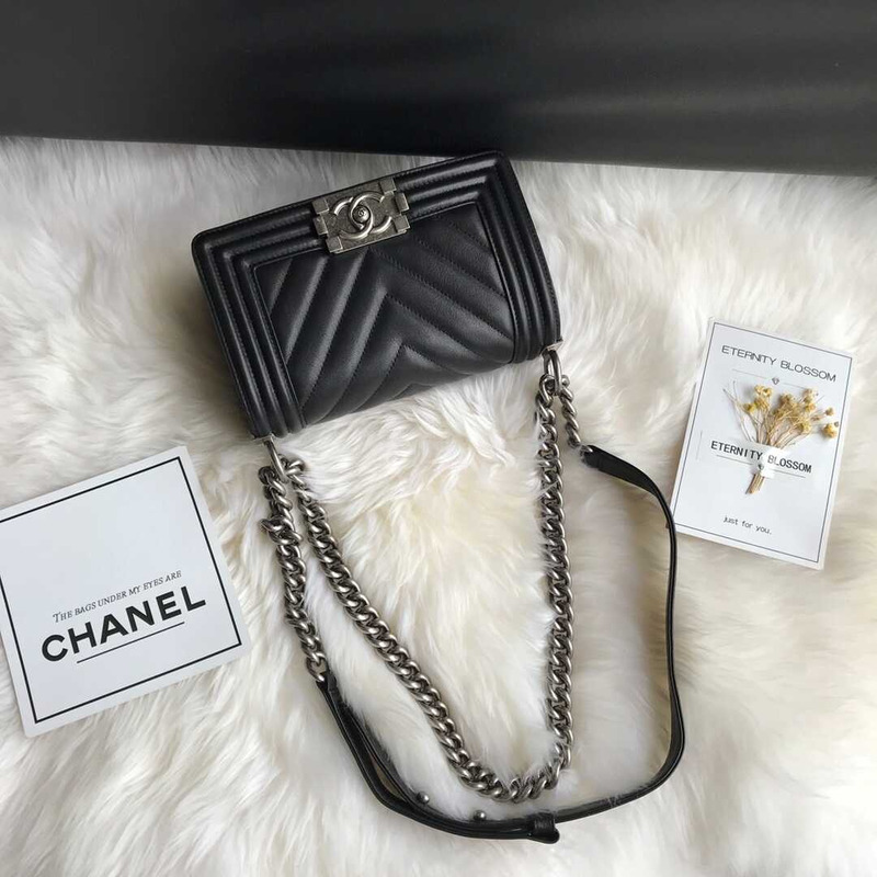 Ch*el boy flap bag chevron caviar bag