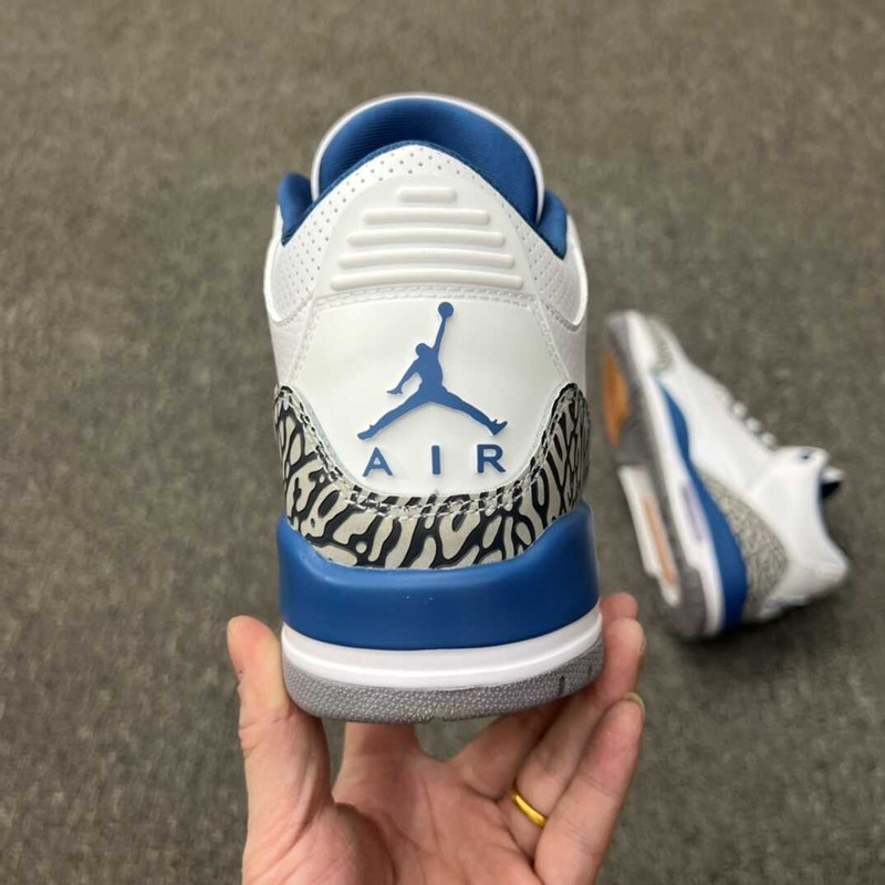 Jordan 3 Retro Wizards Sneaker