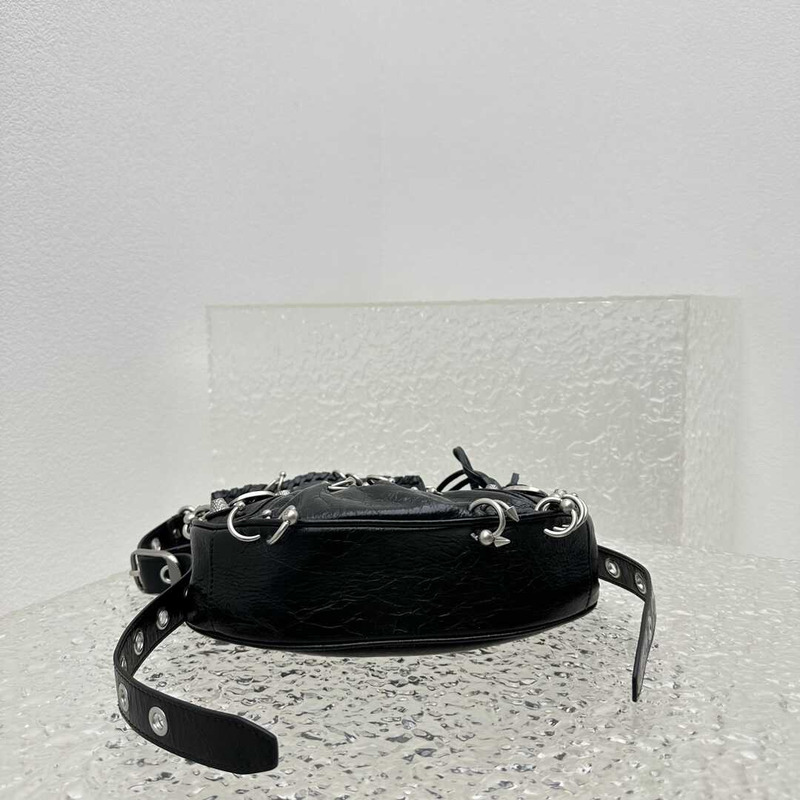 Ba*len*cia*ga le cagole xs shoulder bag with piercing black