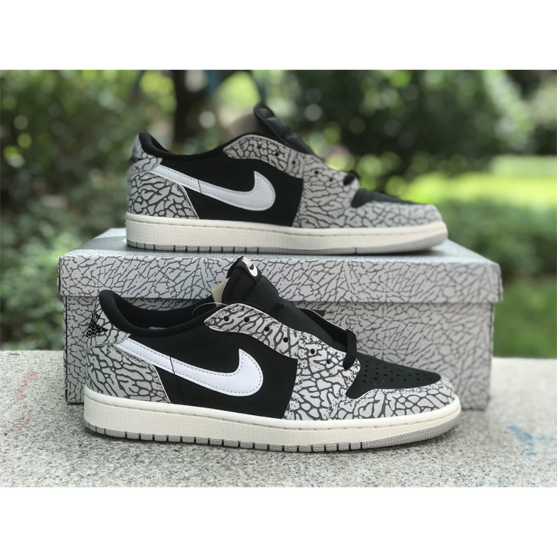 Jordan 1 Retro Low OG Black Cement