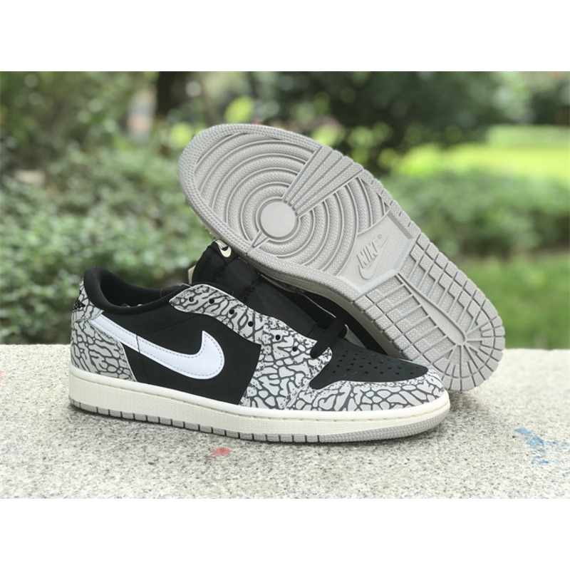 Jordan 1 Retro Low OG Black Cement