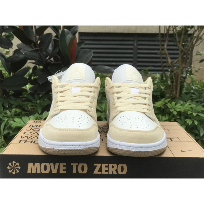 Jordan 1 Low SE In Canvas White And Beige