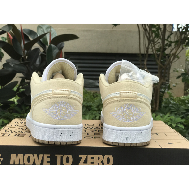 Jordan 1 Low SE In Canvas White And Beige