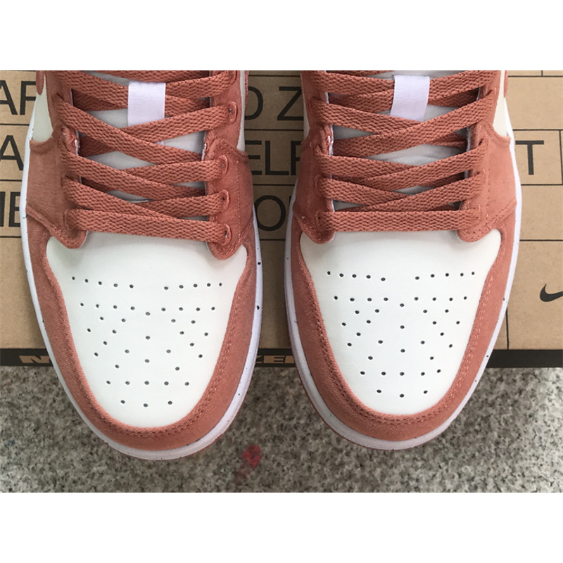 Jordan 1 Low SE In Canvas White And Pink