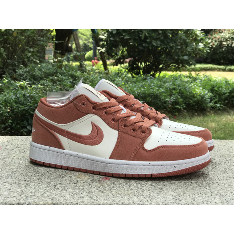 Jordan 1 Low SE In Canvas White And Pink