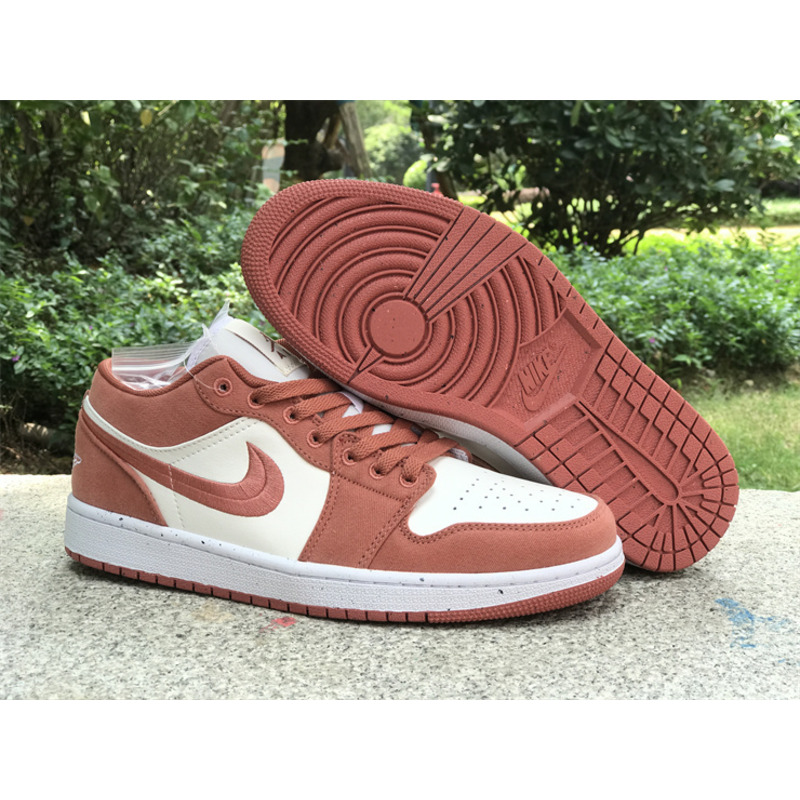 Jordan 1 Low SE In Canvas White And Pink