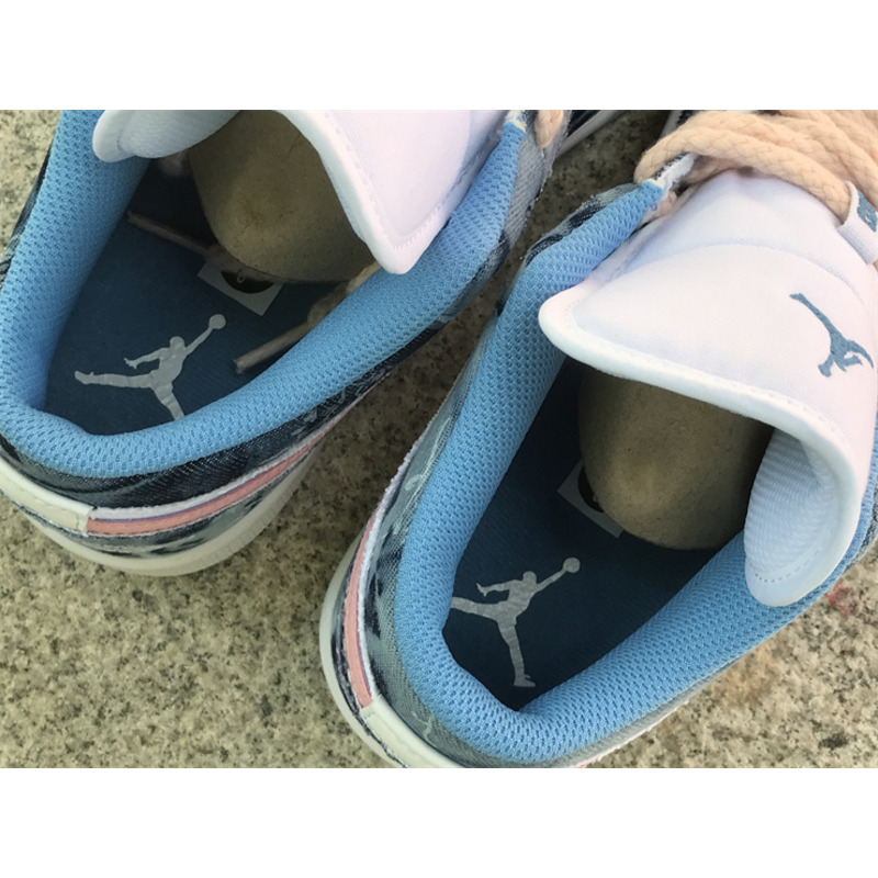 Air Jordan 1 Low Pink And Blue