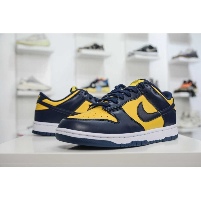 Nike Michigan 2021 Dunk Low Sneaker