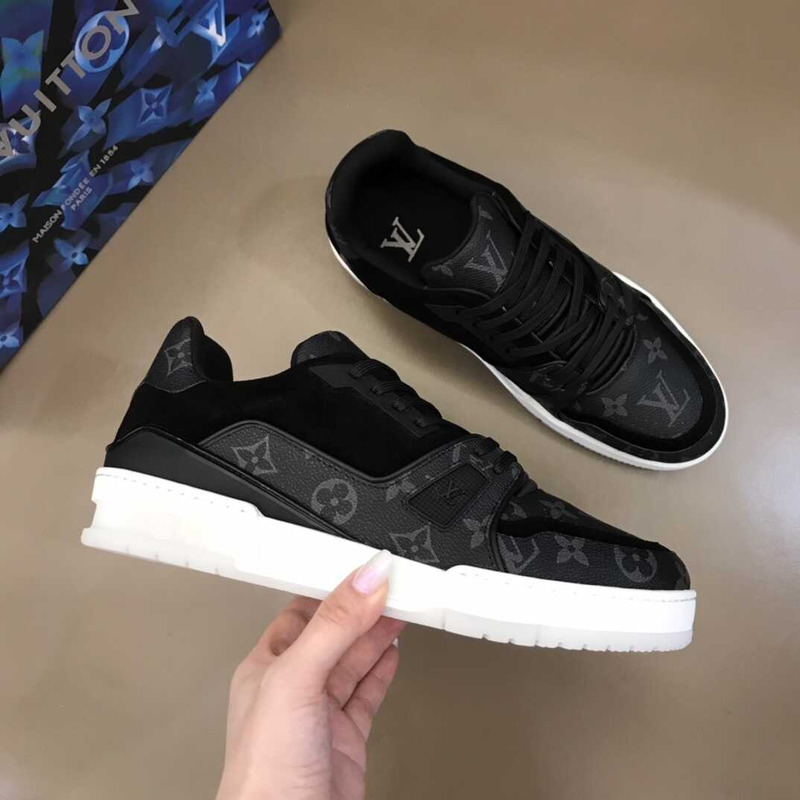 l**is V*t*n  black monogram trainer sneaker