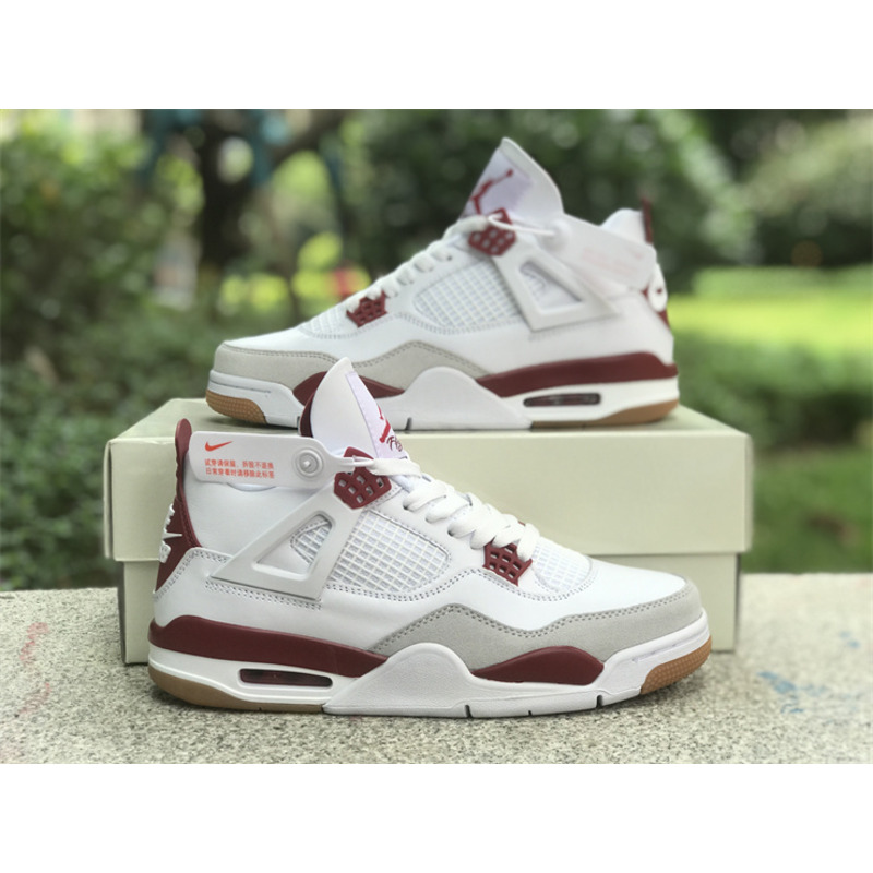 Jordan Retro 4 Sneaker Red And Grey