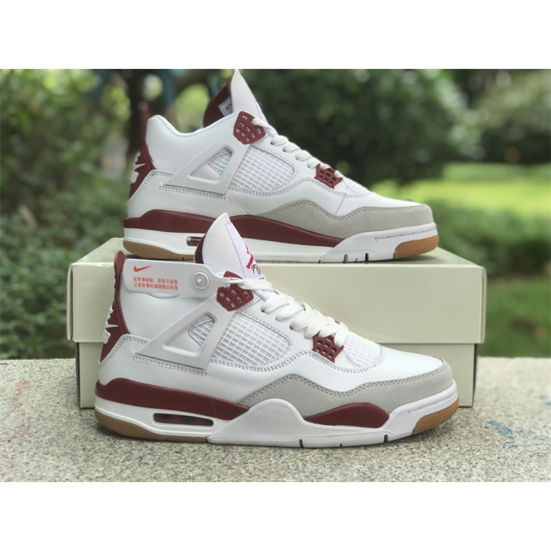 Jordan Retro 4 Sneaker Red And Grey