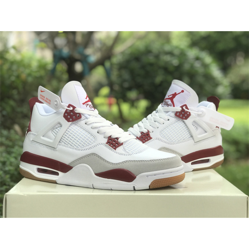 Jordan Retro 4 Sneaker Red And Grey