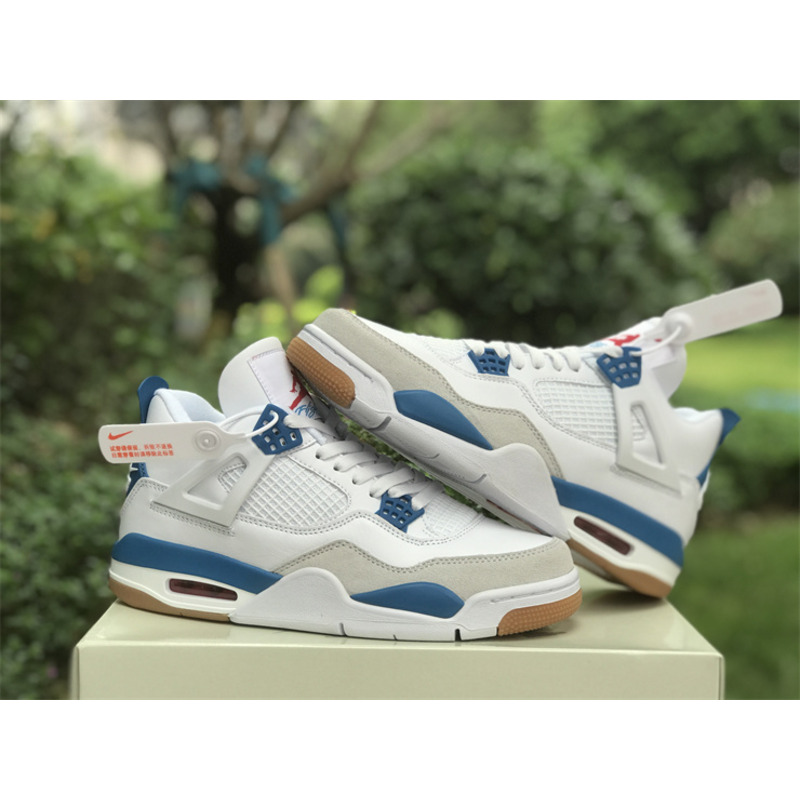 Jordan Retro 4 Sneaker Blue And Grey