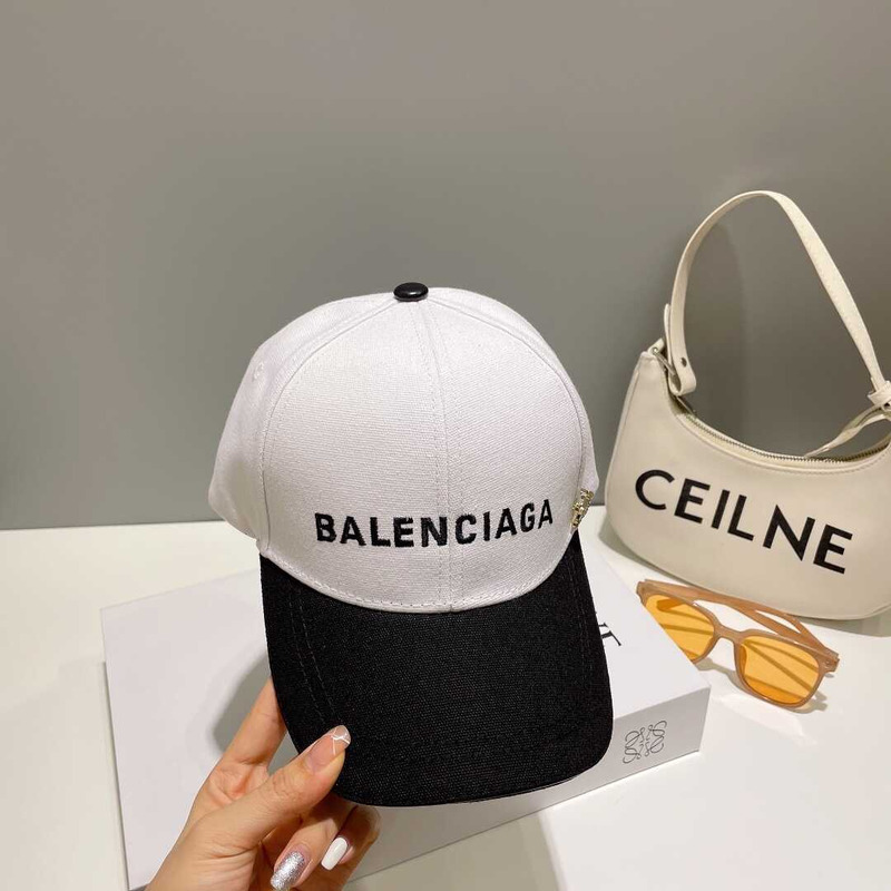 Ba*len*cia*ga  black and white splicing baseball cap