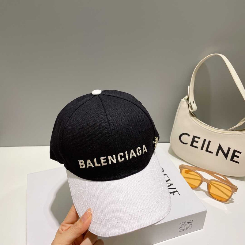 Ba*len*cia*ga black and white splicing baseball cap