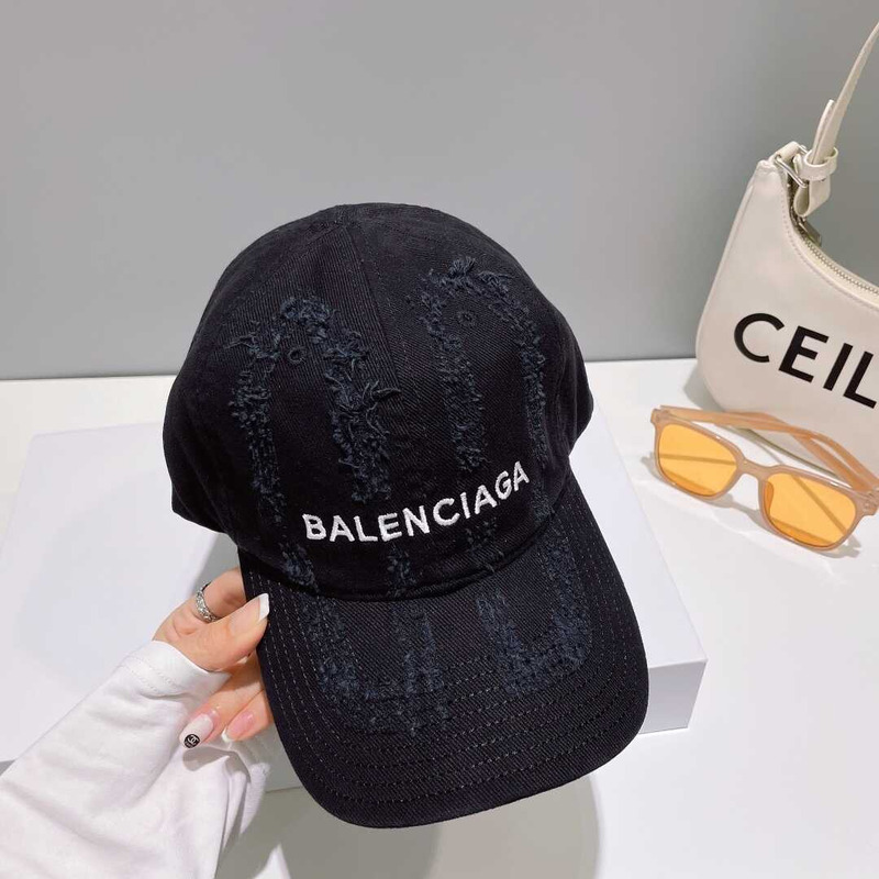 Ba*len*cia*ga embroidered logo baseball hat black