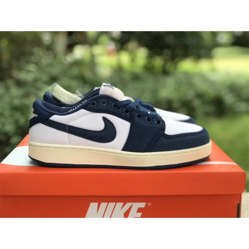 Nike WMNS Dunk Low “Vintage Navy\"