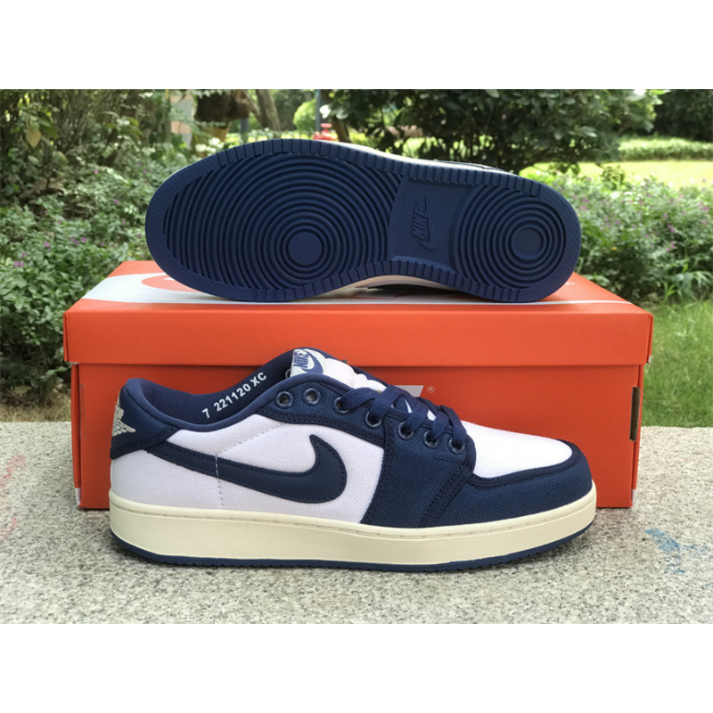 Nike WMNS Dunk Low “Vintage Navy\"