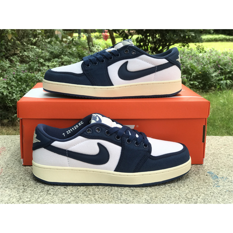 Nike WMNS Dunk Low “Vintage Navy\"