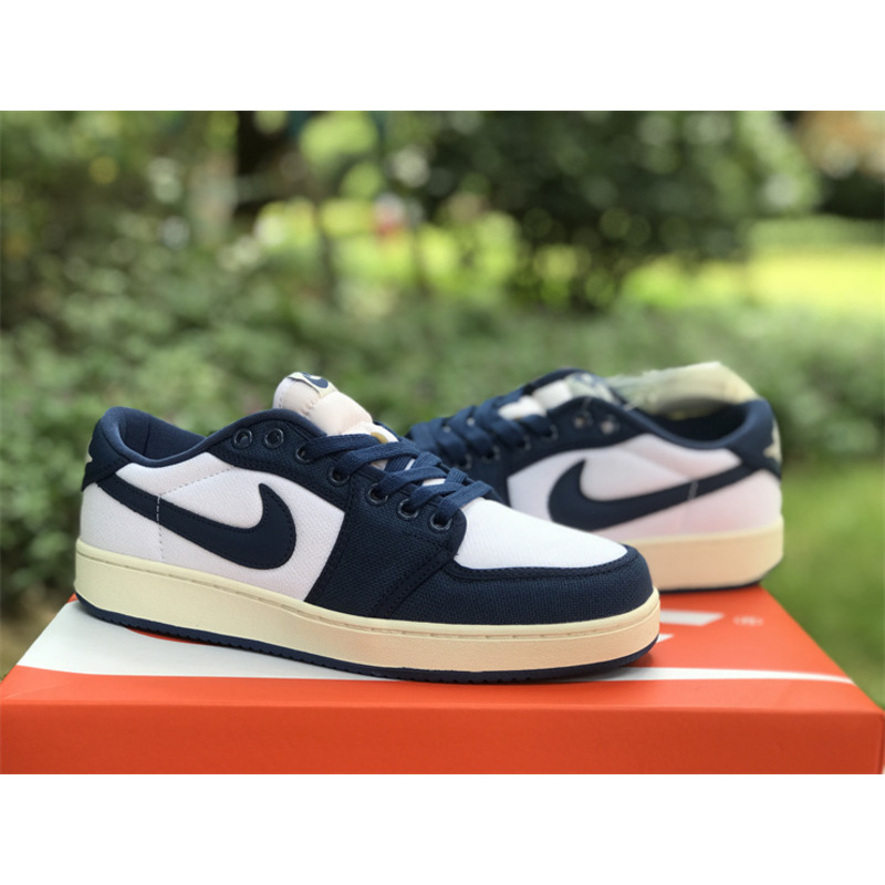 Nike WMNS Dunk Low “Vintage Navy\"