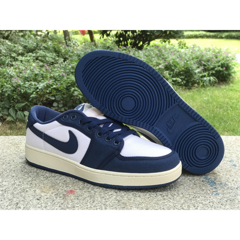 Nike WMNS Dunk Low “Vintage Navy\"