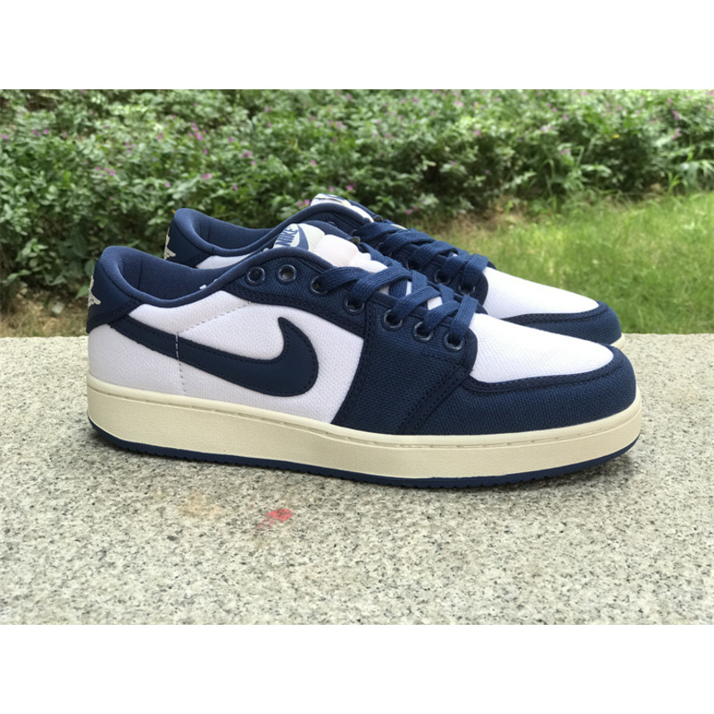 Nike WMNS Dunk Low “Vintage Navy\"