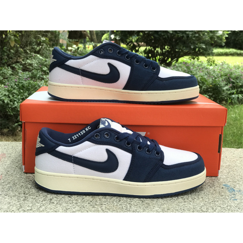 Nike WMNS Dunk Low “Vintage Navy\"