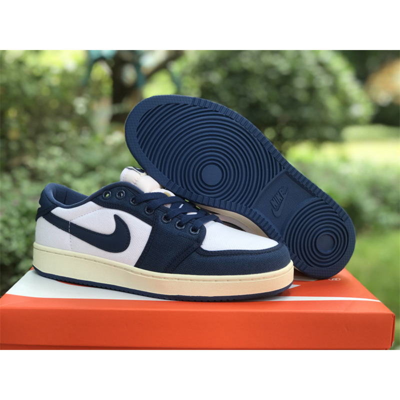 Nike WMNS Dunk Low “Vintage Navy\"