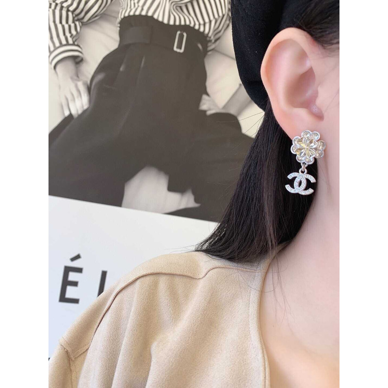 Ch*el cc crystal earring