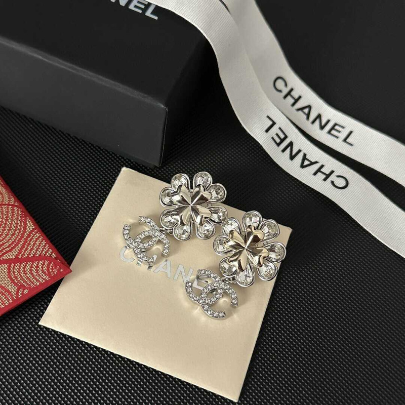 Ch*el cc crystal earring