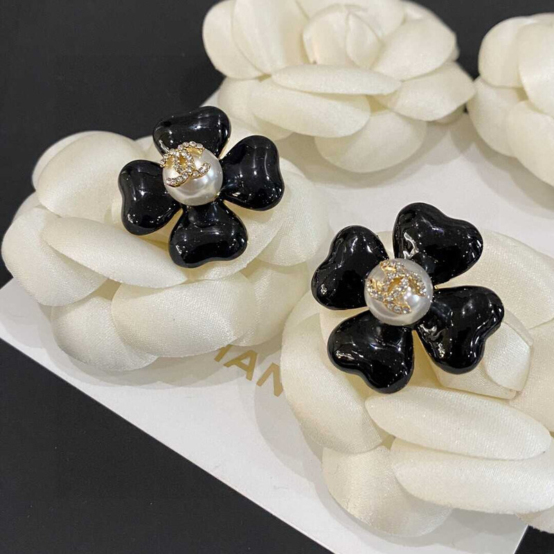 Ch*el flower earring black