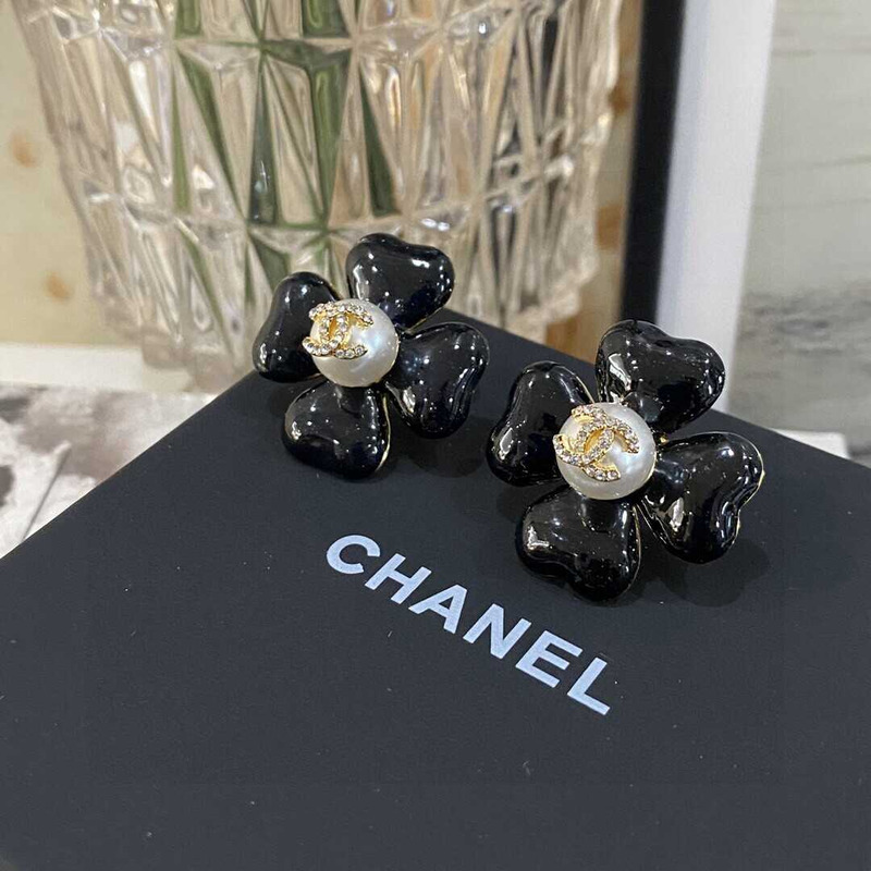 Ch*el flower earring black