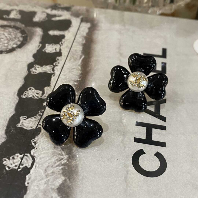 Ch*el flower earring black