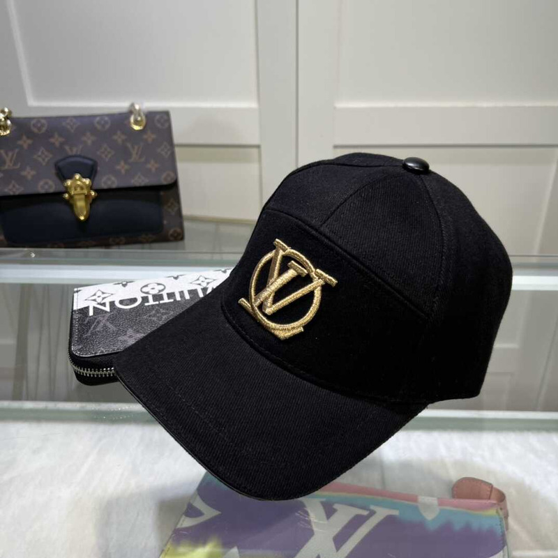 l**is V*t*n big logo hat black