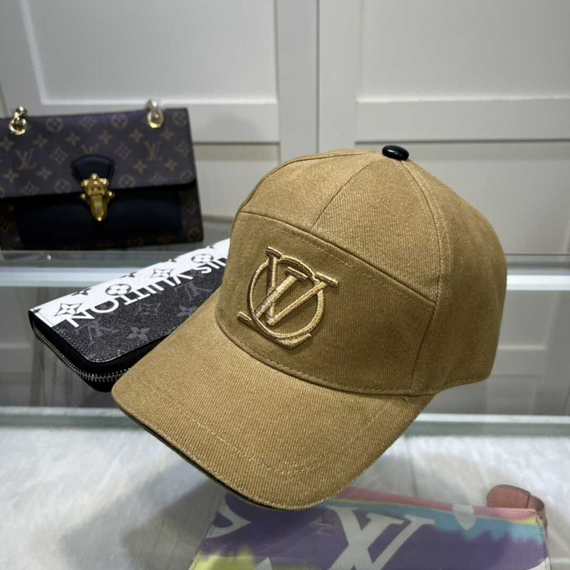 l**is V*t*n big logo hat brown