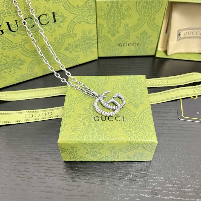 G*u*i double g necklace