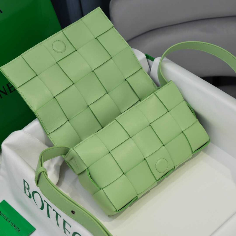 Bo*te*ga ve*ne*taBo*te*ga ve*ne*ta crossbody bag women green