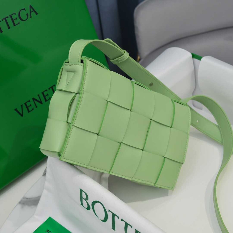 Bo*te*ga ve*ne*taBo*te*ga ve*ne*ta crossbody bag women green