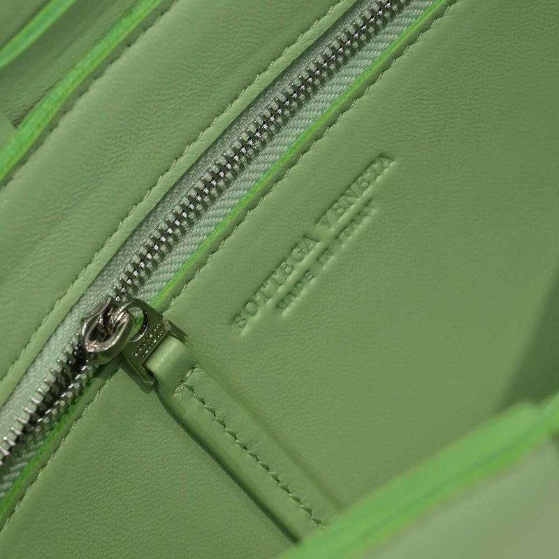 Bo*te*ga ve*ne*taBo*te*ga ve*ne*ta crossbody bag women green