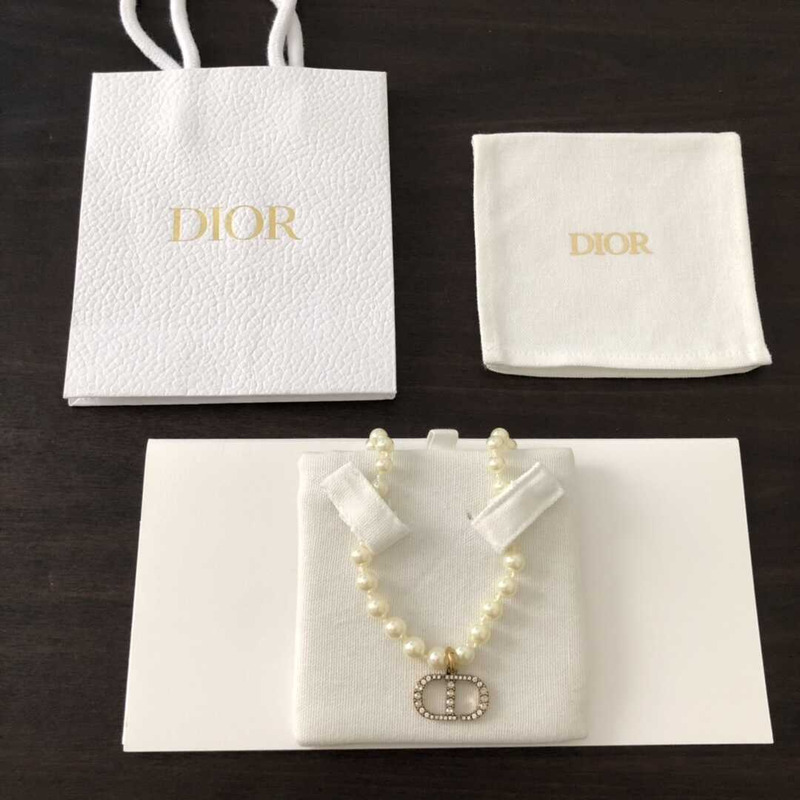 D*or crystal cd pearl necklace