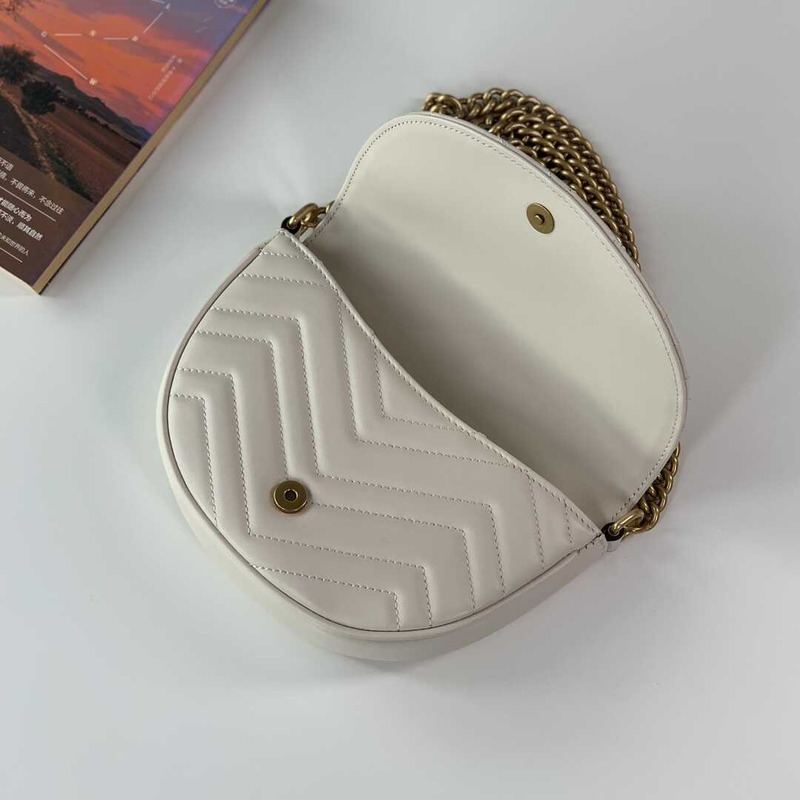 G*u*i  gg marmont quilted chain mini bag white