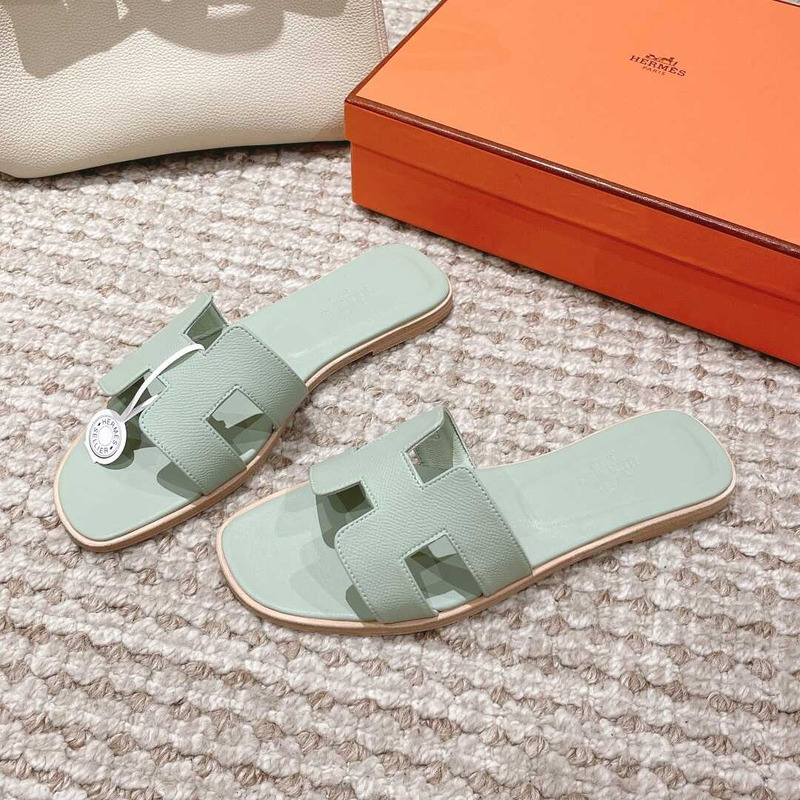 H**mes calfskin oran sandal light green