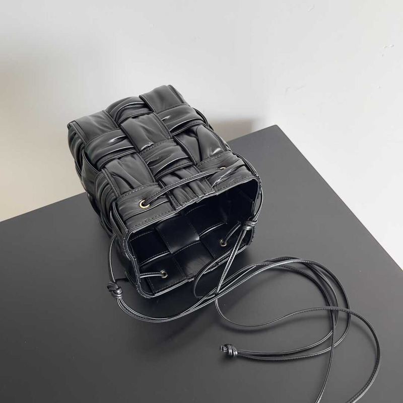 Bo*te*ga ve*ne*ta small sheepskin cassette bucket bag black