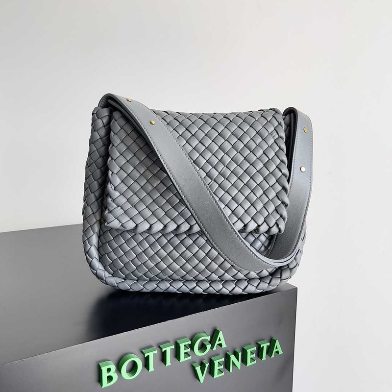 Bo*te*ga ve*ne*ta shoulder bag women gray