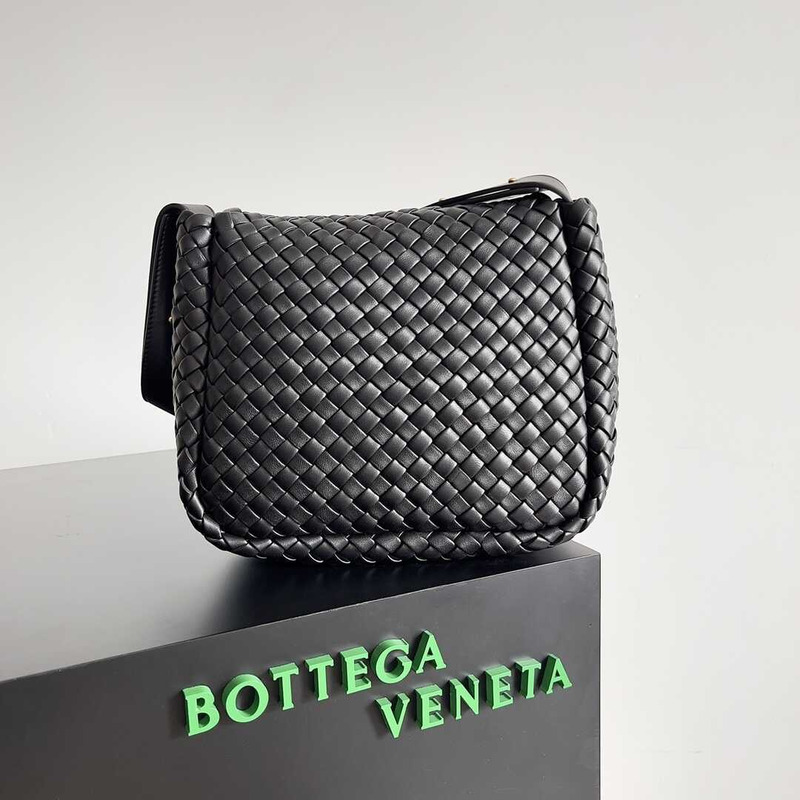 Bo*te*ga ve*ne*ta shoulder bag women black