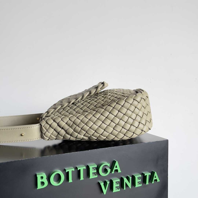 Bo*te*ga ve*ne*ta shoulder bag women straw green