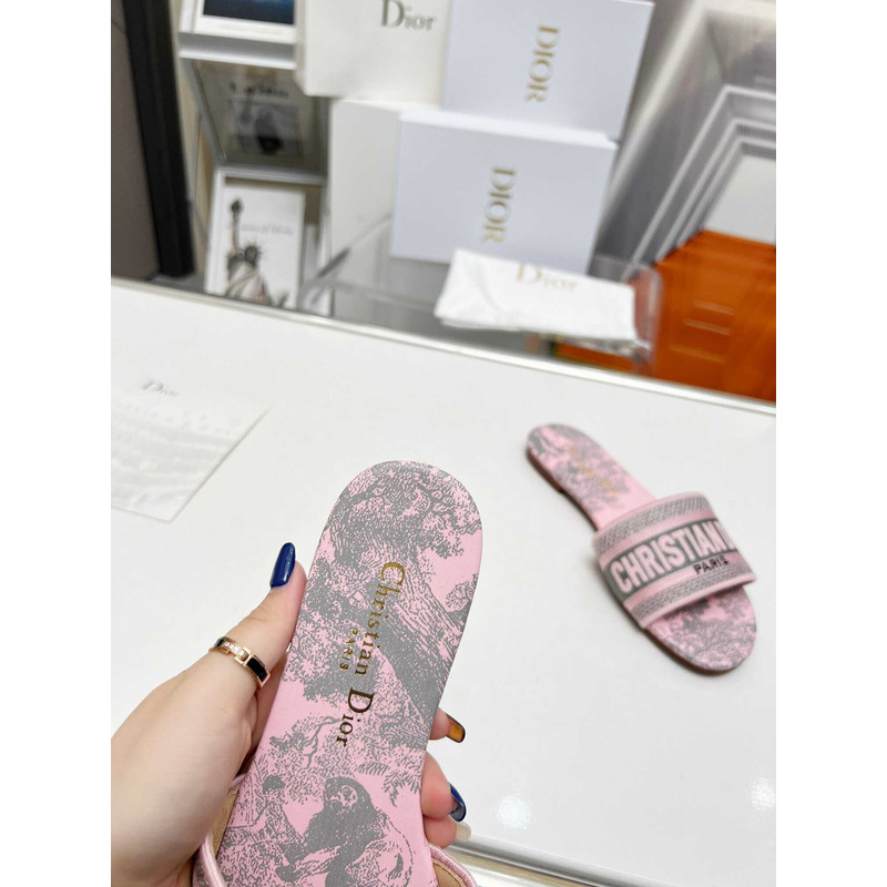 D*or dway slide pink and gray embroidered cotton with toile de jouy sauvage motif