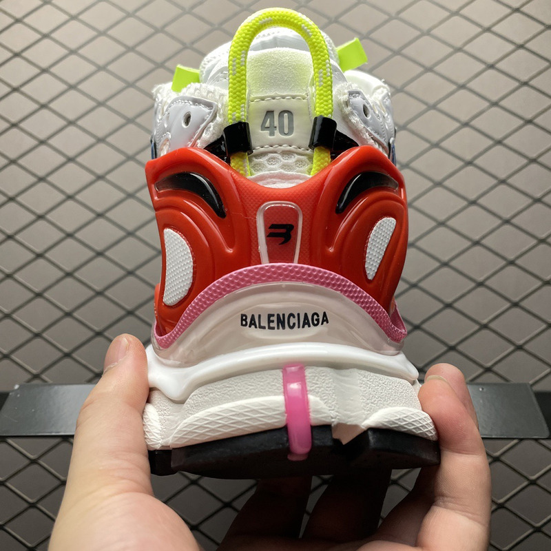 Ba*len*cia*ga runner sneaker in white pink