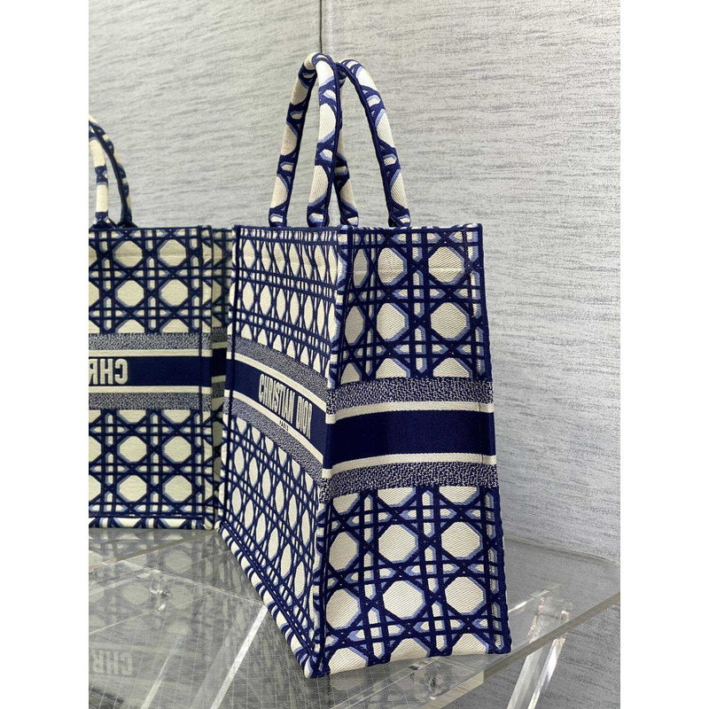 D*or book tote blue